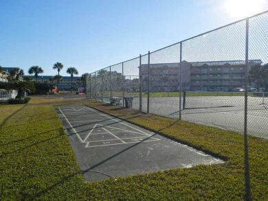 Five Bedroom Rental 125 Yards to the Beach.